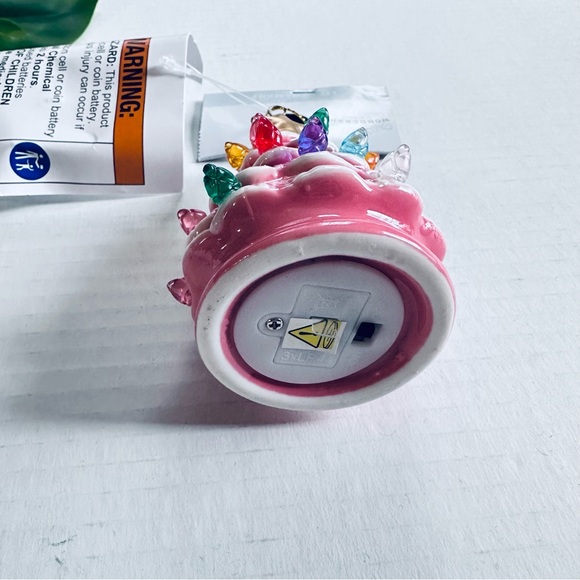 Target Wondershop Lit Retro Christmas Tree Ceramic Ornaments, White, Pin… - Picture 5 of 9